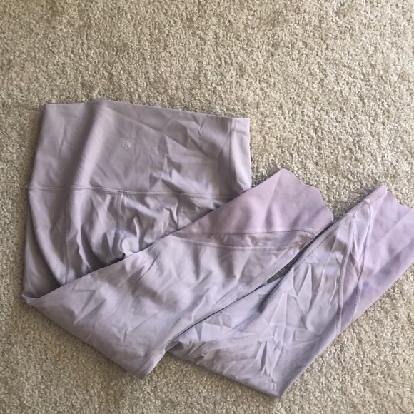 lululemon athletica Pants - Size 8 LULULEMON w/ scalloped bottoms.